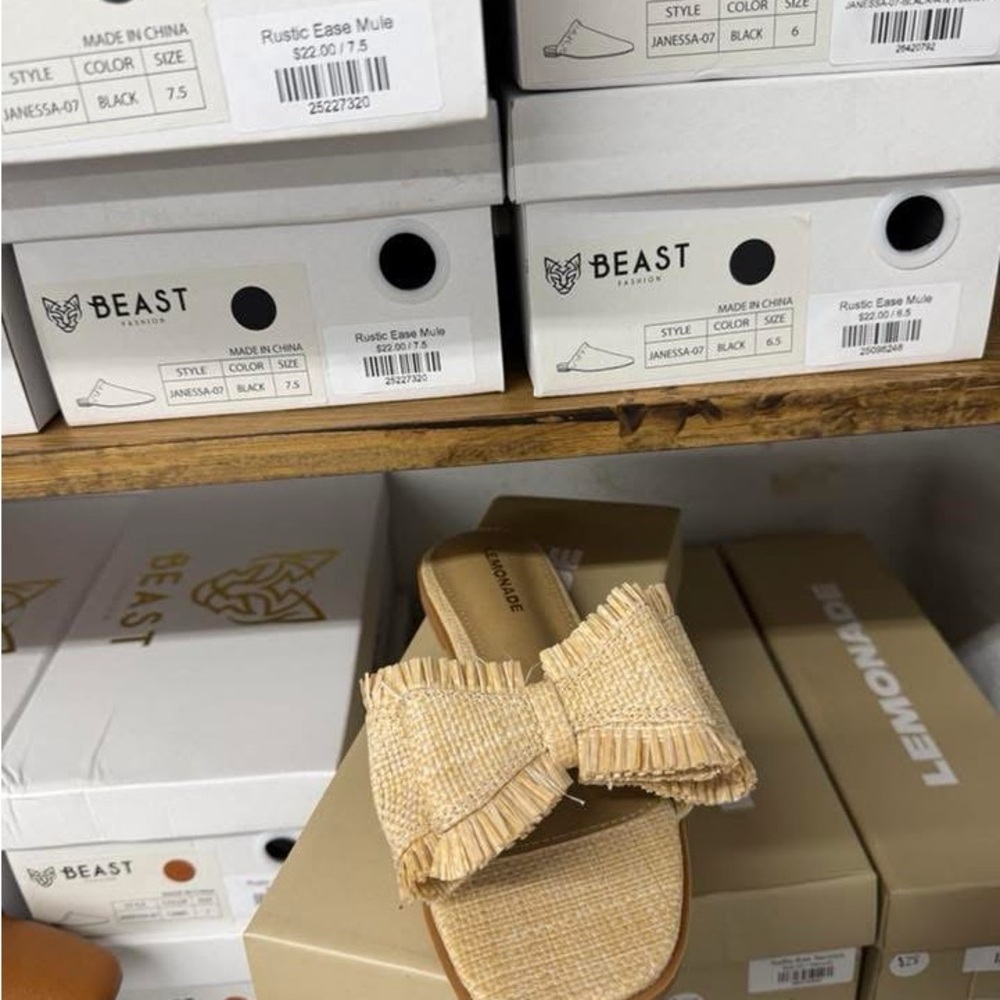 Beast Women's Rustic Ease Mules - Tan